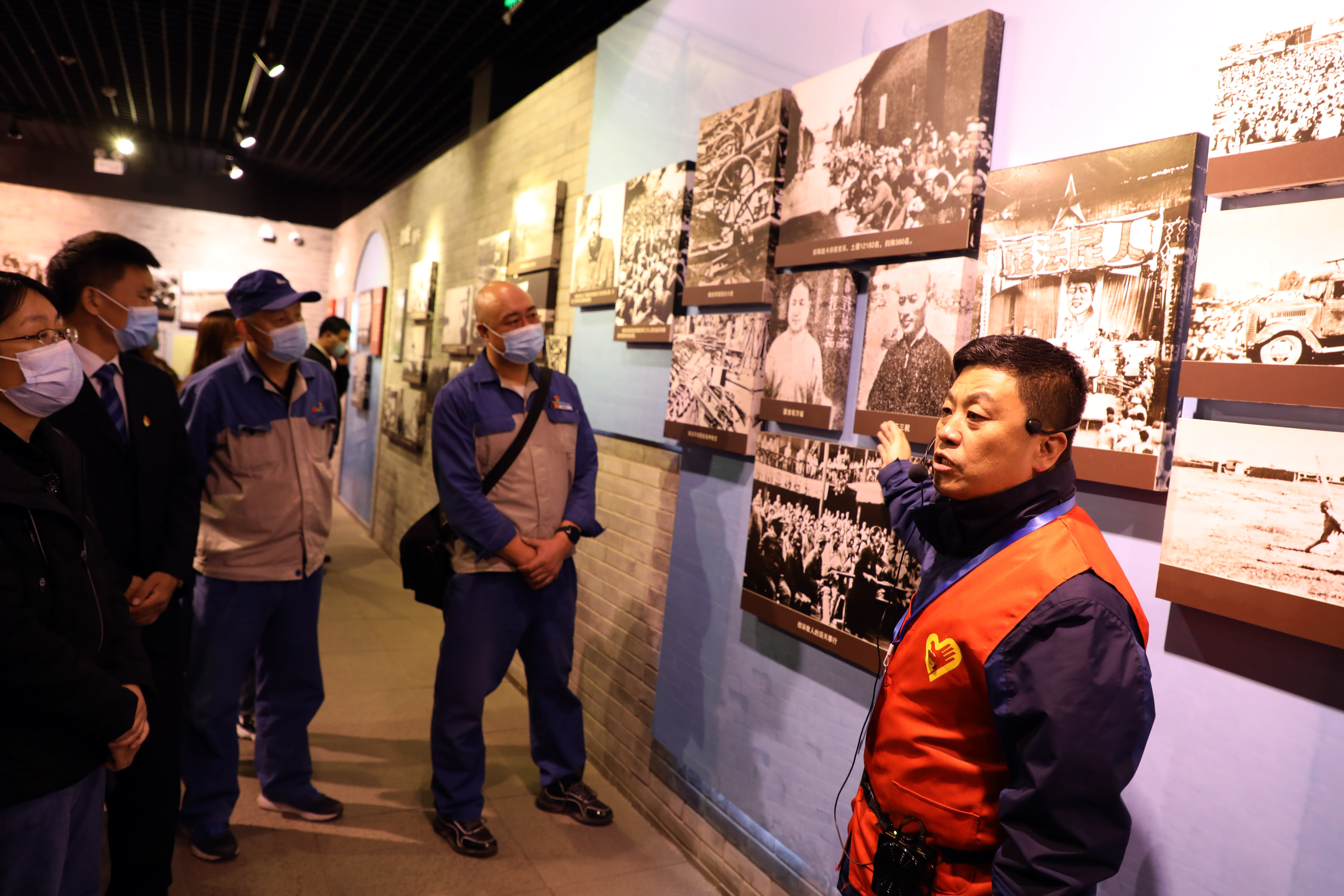 疏雨洗清明 芳菲祭英烈—— 安彩高科開展“學黨史、祭英烈、傳精神”主題活動